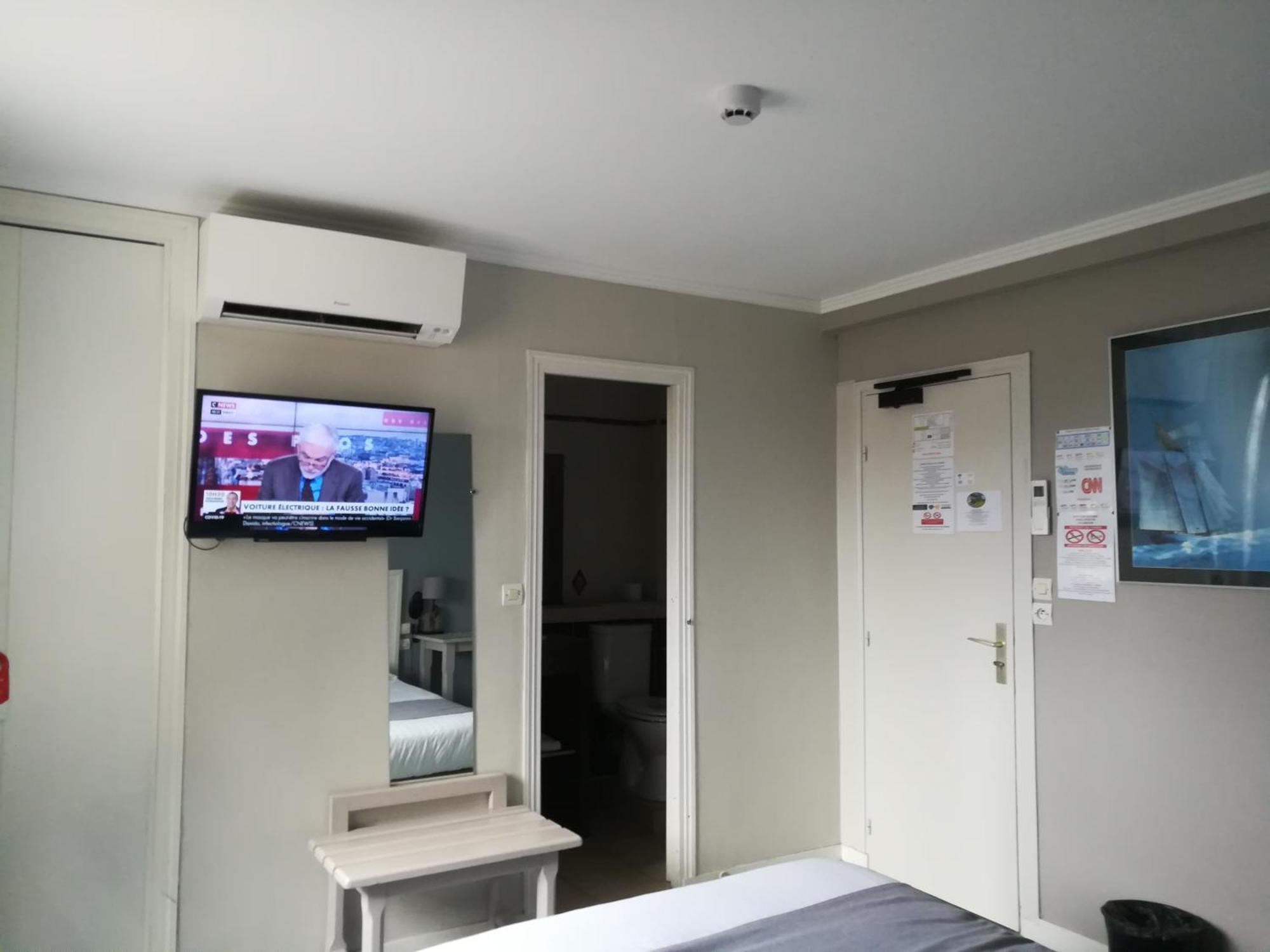 Contact Hotel Du Relais 图阿尔 客房 照片