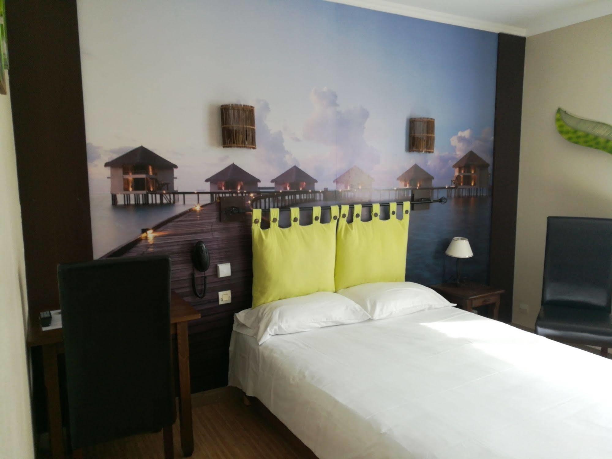 Contact Hotel Du Relais 图阿尔 外观 照片