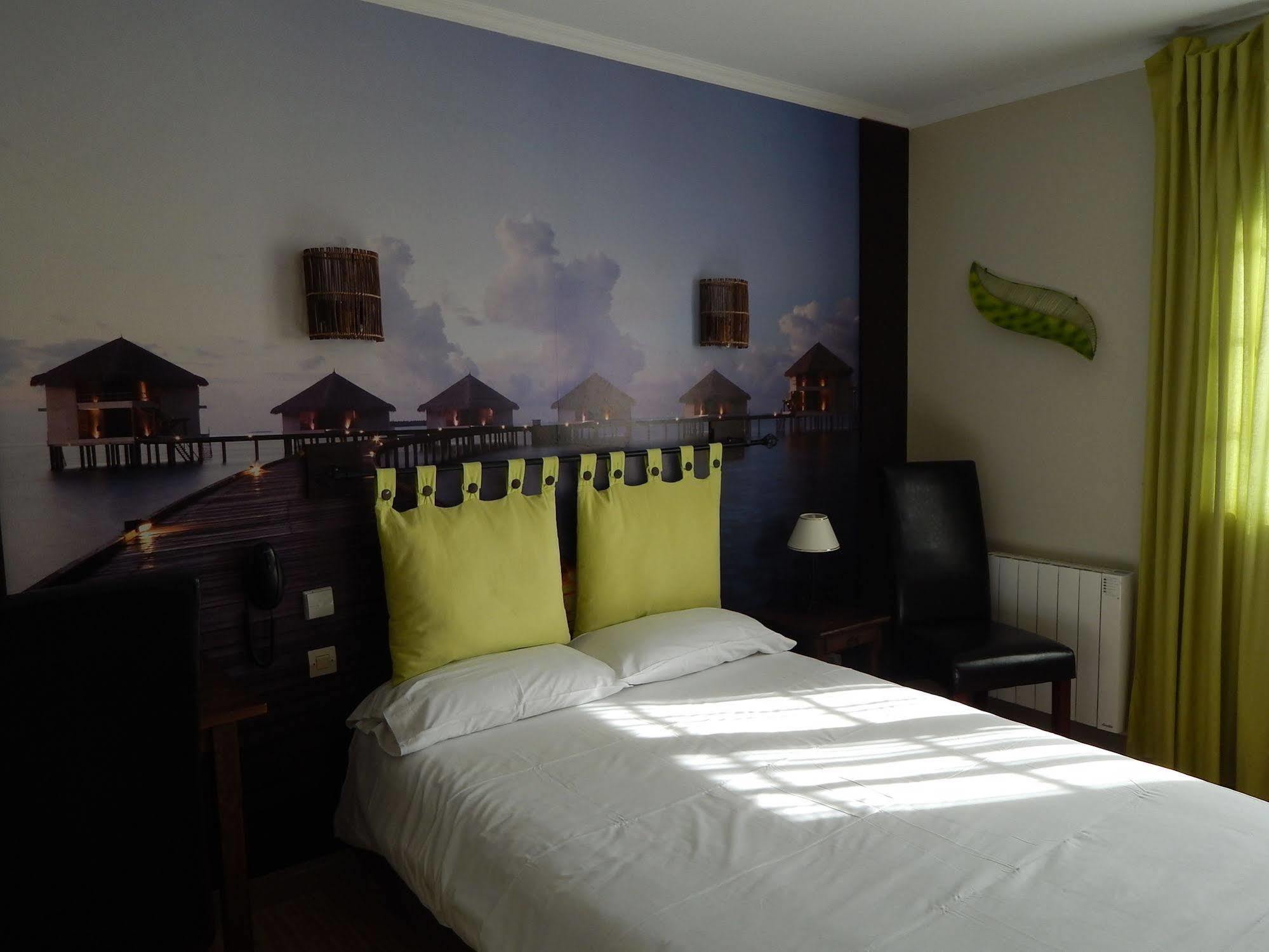 Contact Hotel Du Relais 图阿尔 外观 照片
