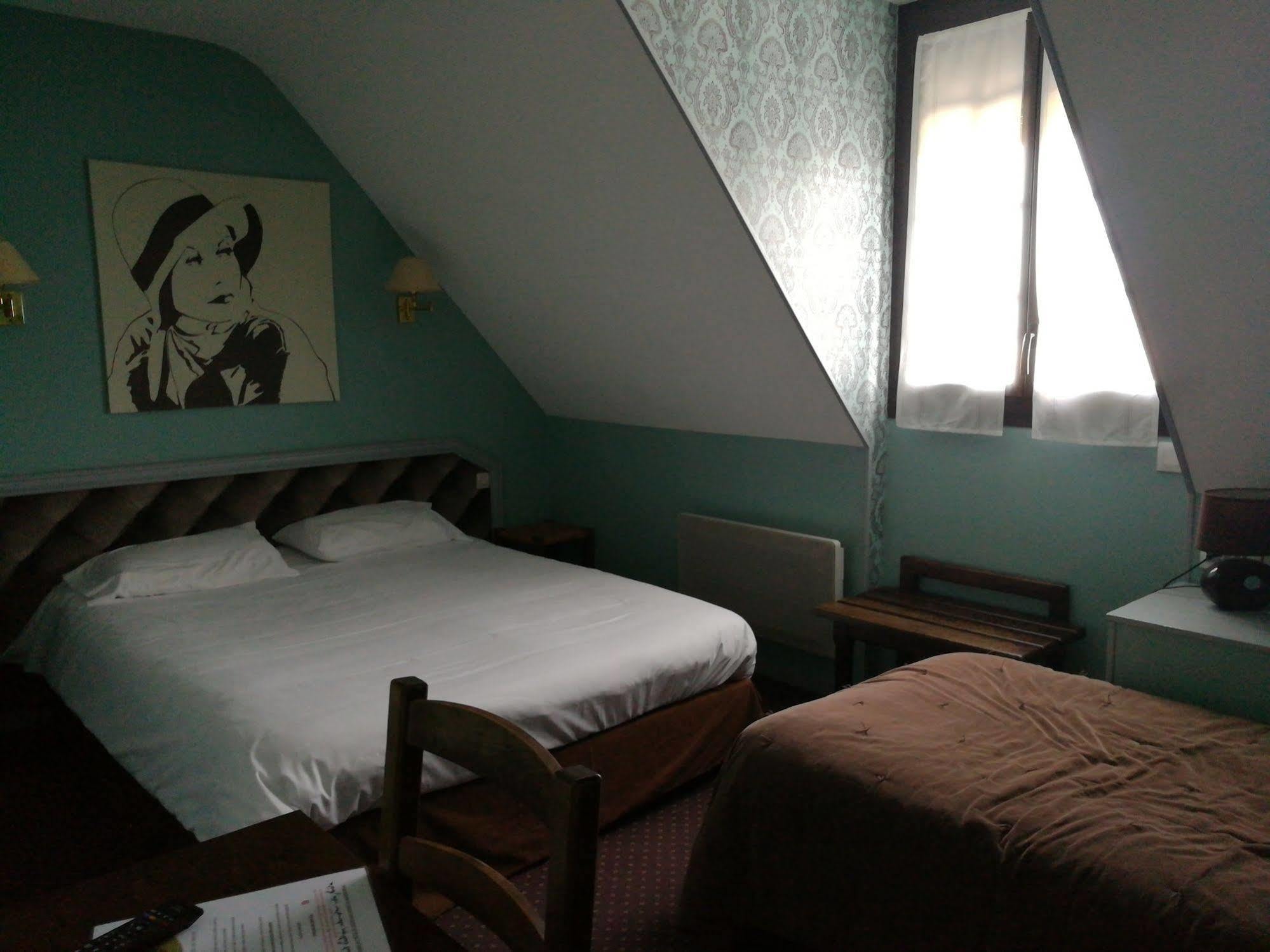 Contact Hotel Du Relais 图阿尔 外观 照片