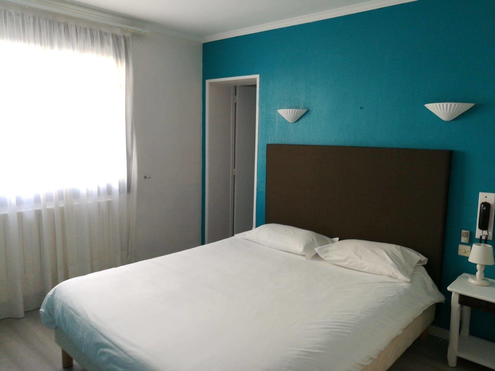 Contact Hotel Du Relais 图阿尔 外观 照片